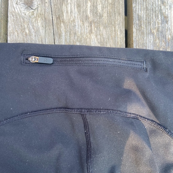 Lululemon leggings sz 4 - Picture 5 of 9